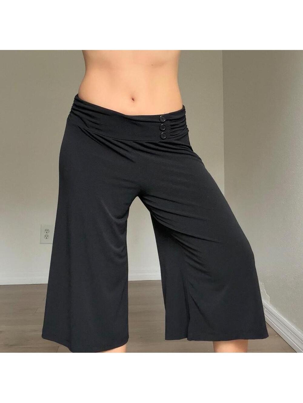 Y2K CHIC COQUETTE CAPRIS